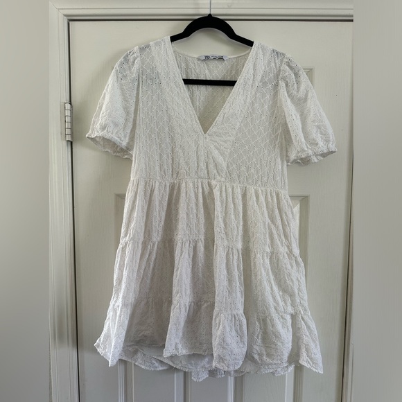 Zara White Eyelet Women’s Dress Size Medium M Babydoll Mini - Picture 1 of 5